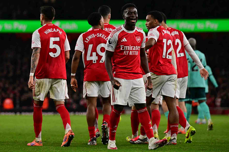 Martinelli chấn thương, chiến thắng của Arsenal nhuốm màu lo âu